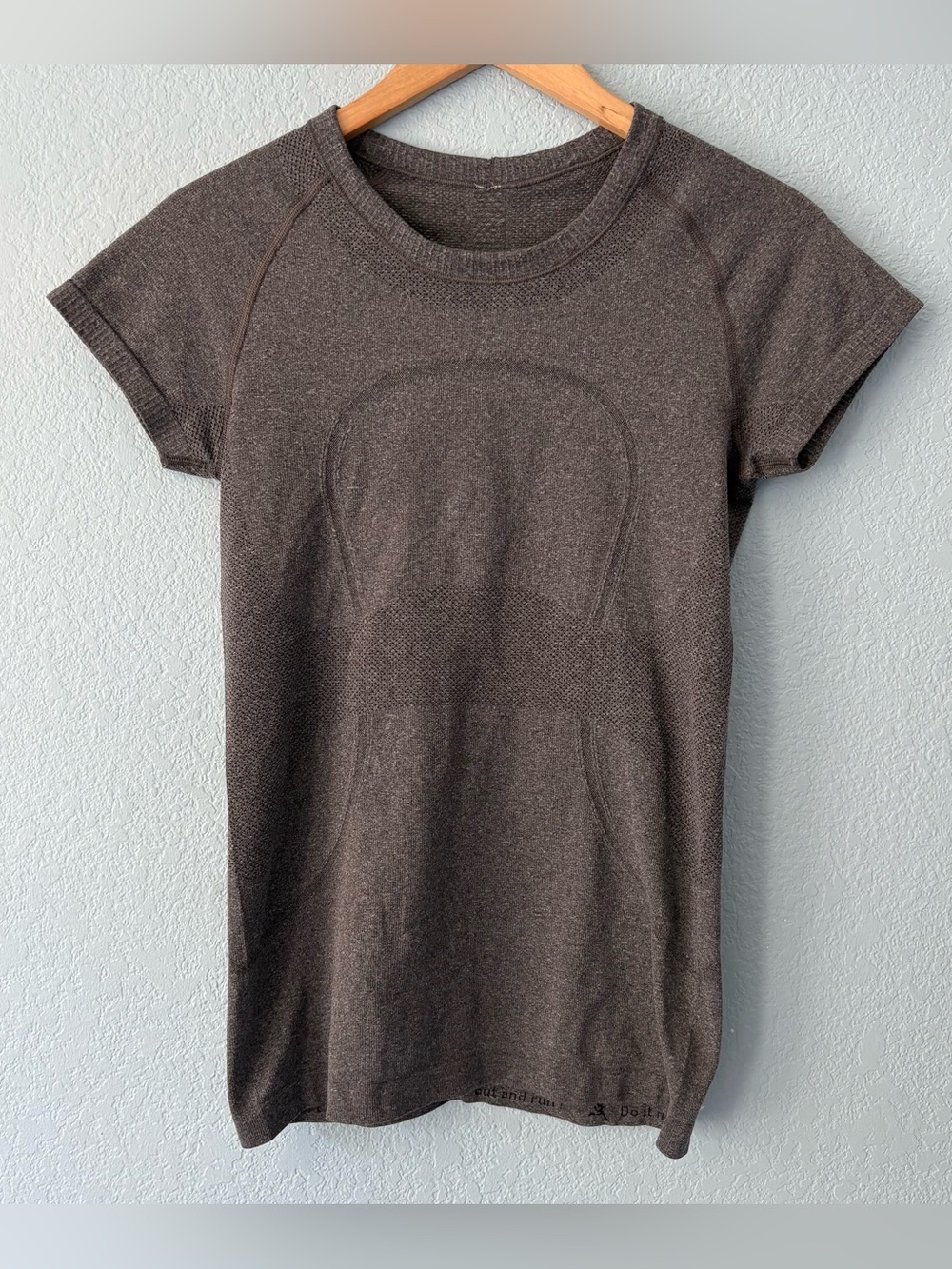 Lululemon Swiftly Tech Short Sleeve Top Black Gray EUC